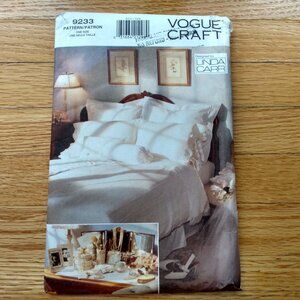 Vintage Vogue Duvet Cover Sewing Pattern Bridal Shower Gifts 9233 UNCUT